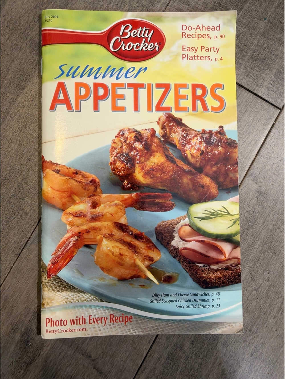 Betty Crocker Summer Appetizers Cookbook July 2004 Edition